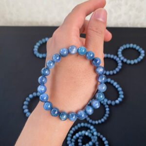 Alternative view of Vòng "Sapphire Nước" Kyanite Ánh Titan